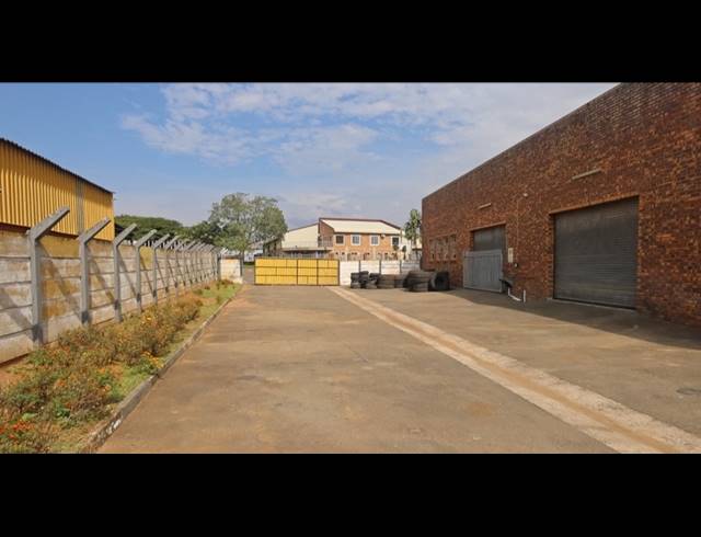 350M² WORKSHOP TO LET IN KULEKA